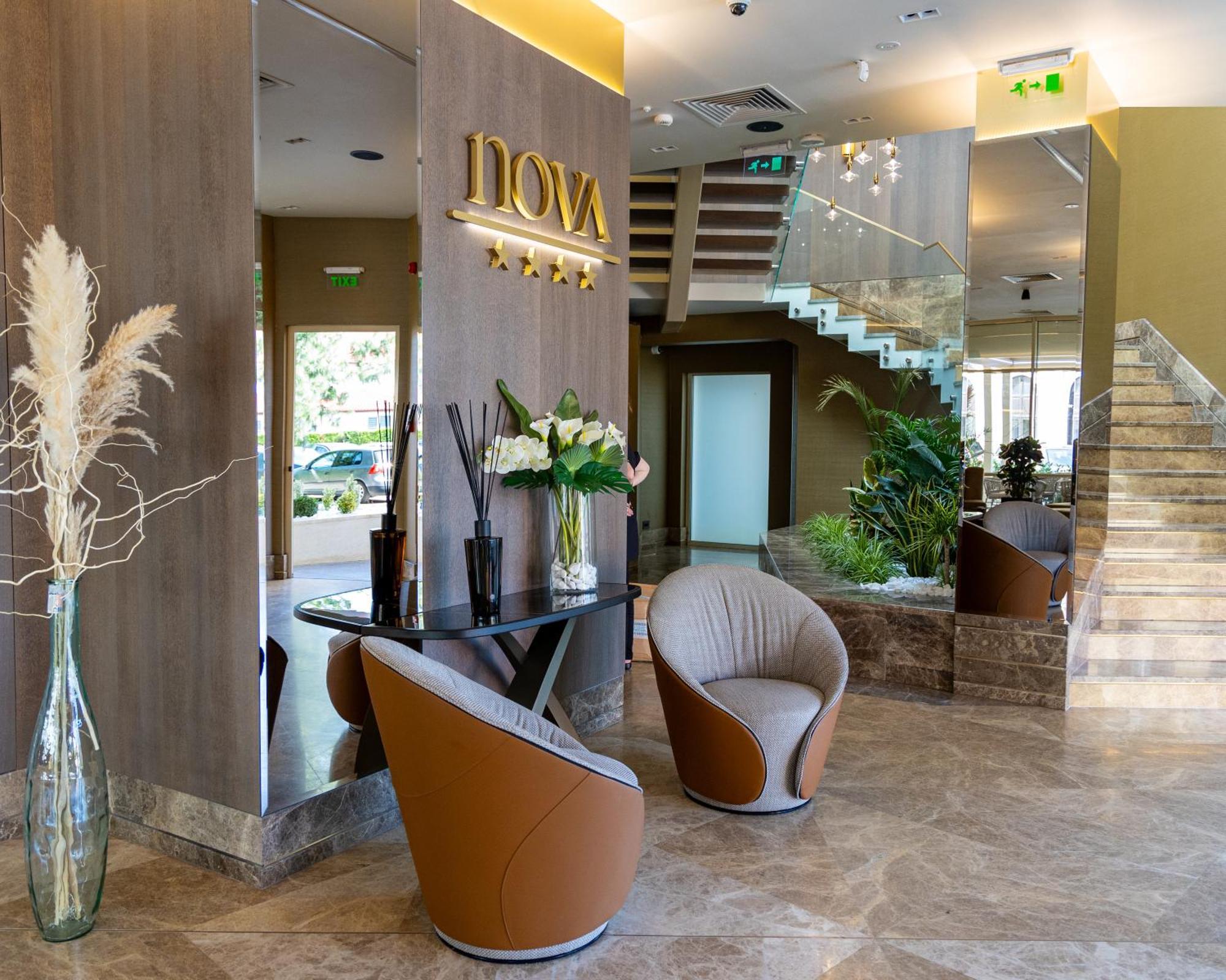 טרגובישטה Hotel Nova Luxury מראה חיצוני תמונה